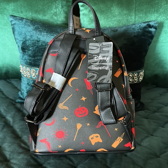 NWT Hocus Pocus Loungefly Backpack 🎃 🧹 - Picture 2 of 3